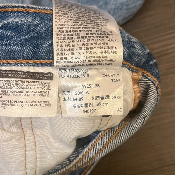 Levi’s 501 High Rise Distressed Straight Leg Jean - Picture 5 of 6